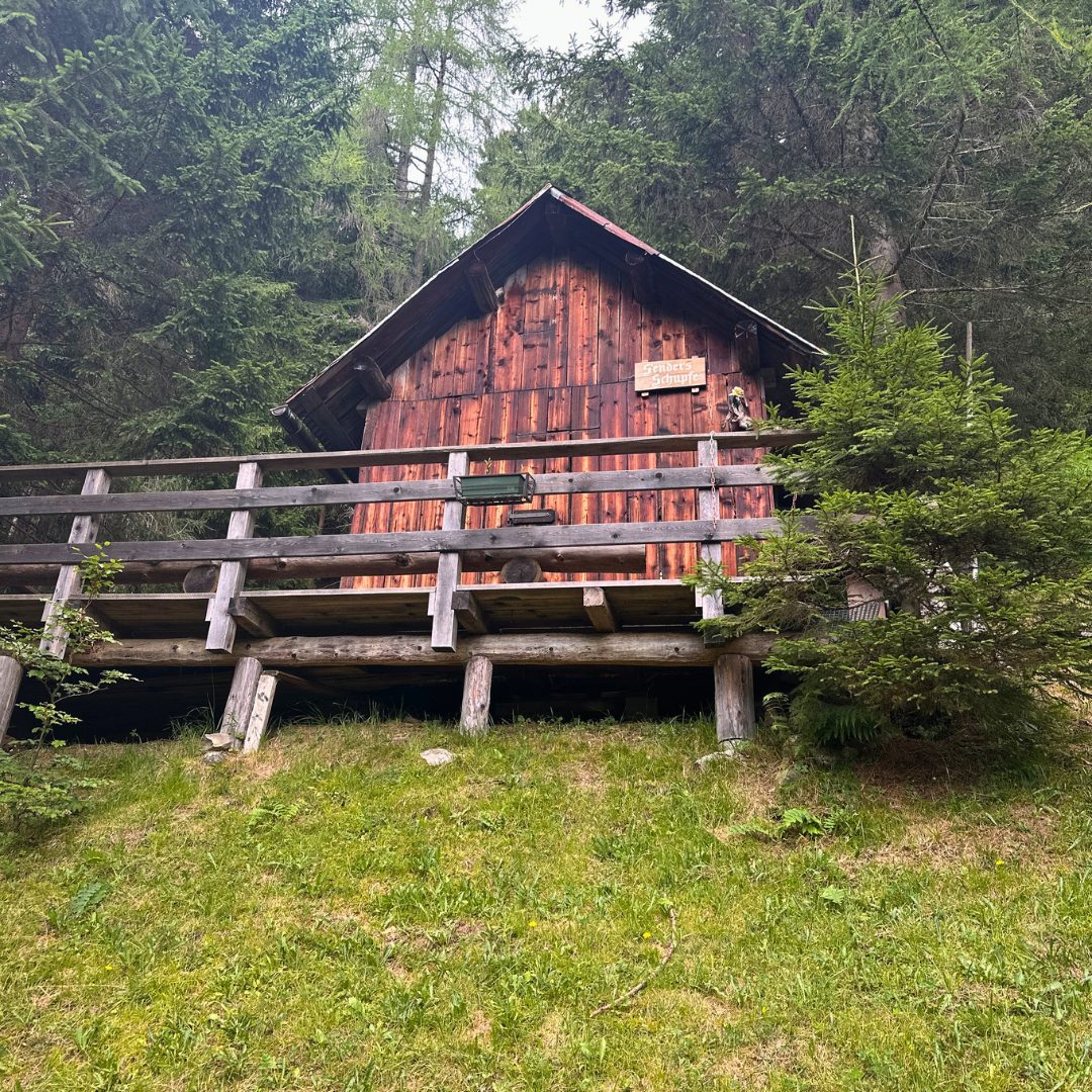 Baita lungo il sentiero per il Rifugio Monte Ferro